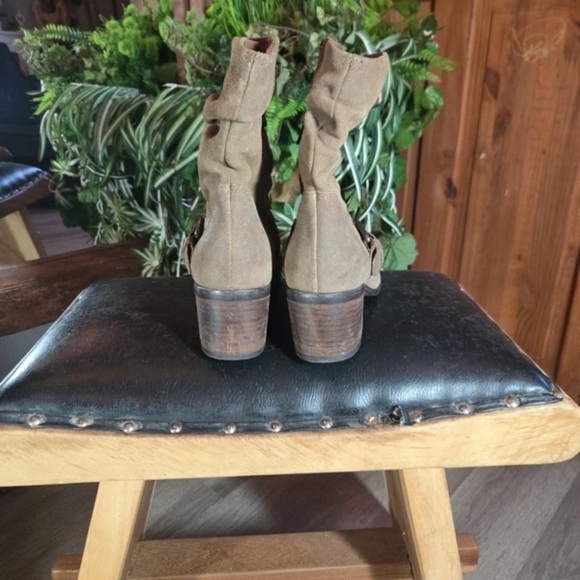 Clarks Brown Suede Heeled Boots - Picture 3 of 7